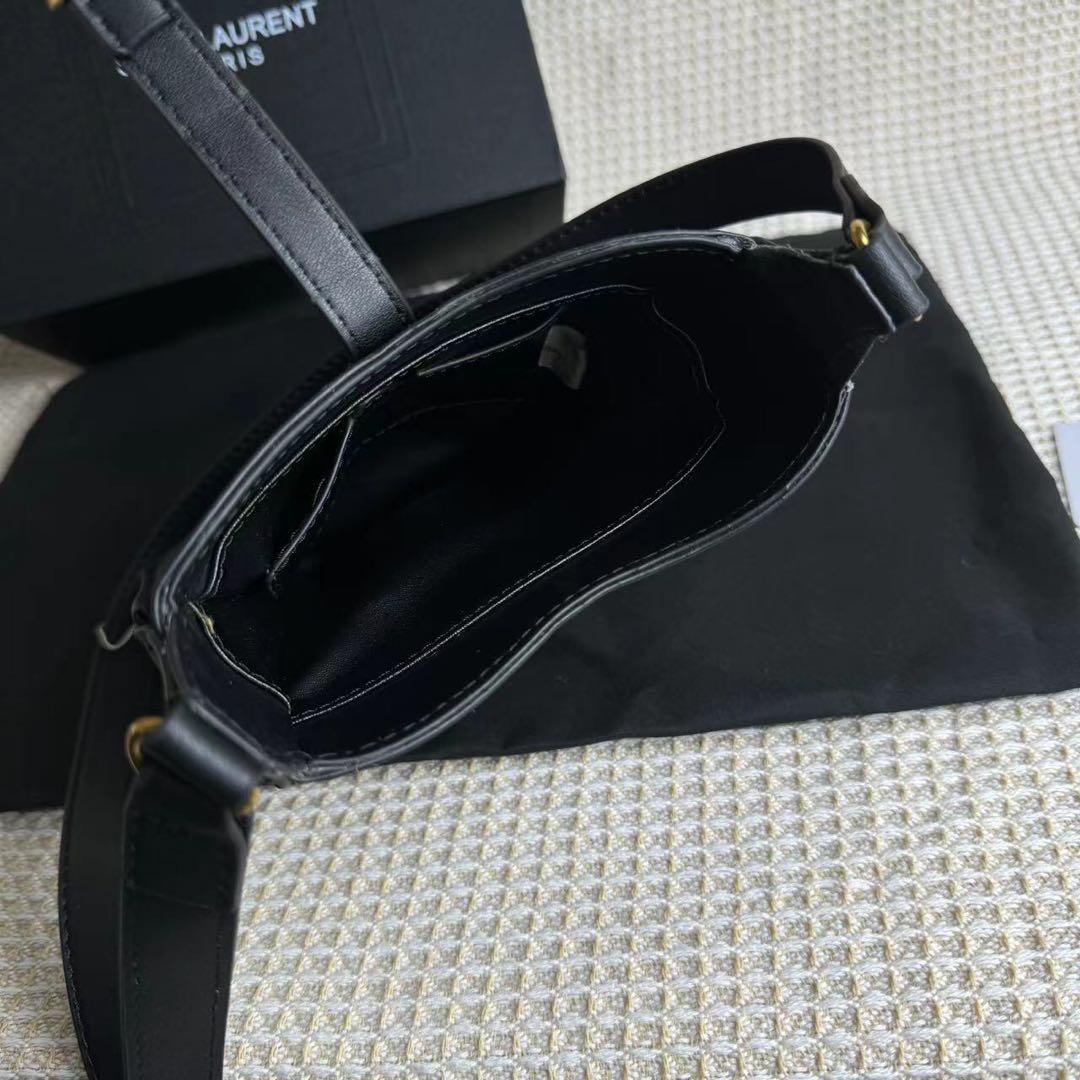 YSL イヴサンローラン ノベルティ ショルダーバッグ