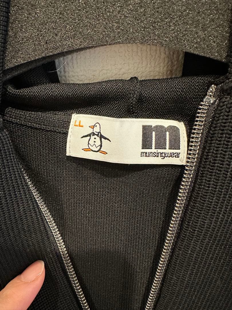 munsingwear 黒 ジップアップフードジャケット LL