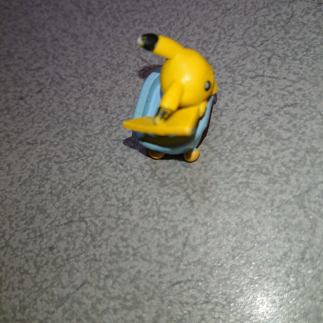 ポケットモンスター バスボール びっくらたまご ミニフィギュア ピカチュウ