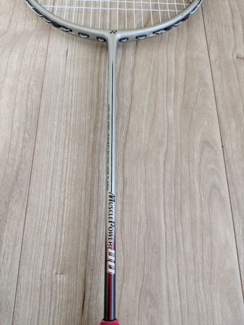 YONEX　MUSCLEPOWER80　ヒビあり　バドミントンラケット