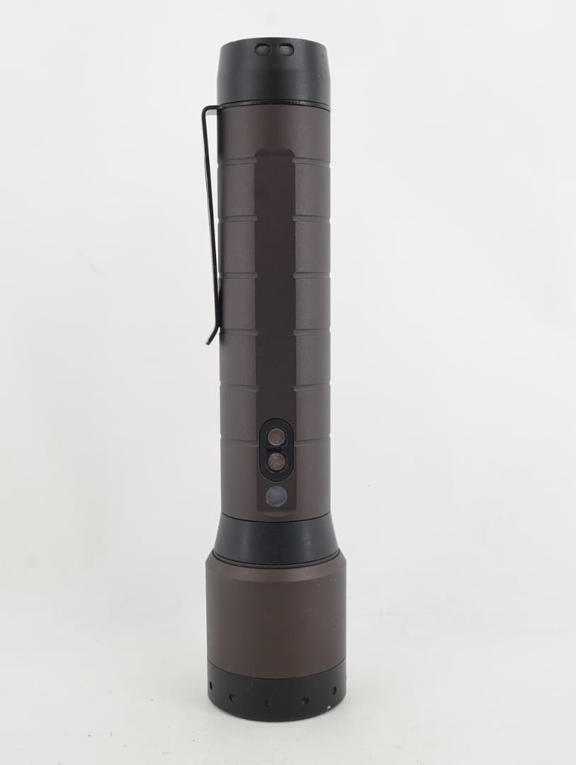 LEDLENSER P7R Signature 2000ルーメン ハンディライト
