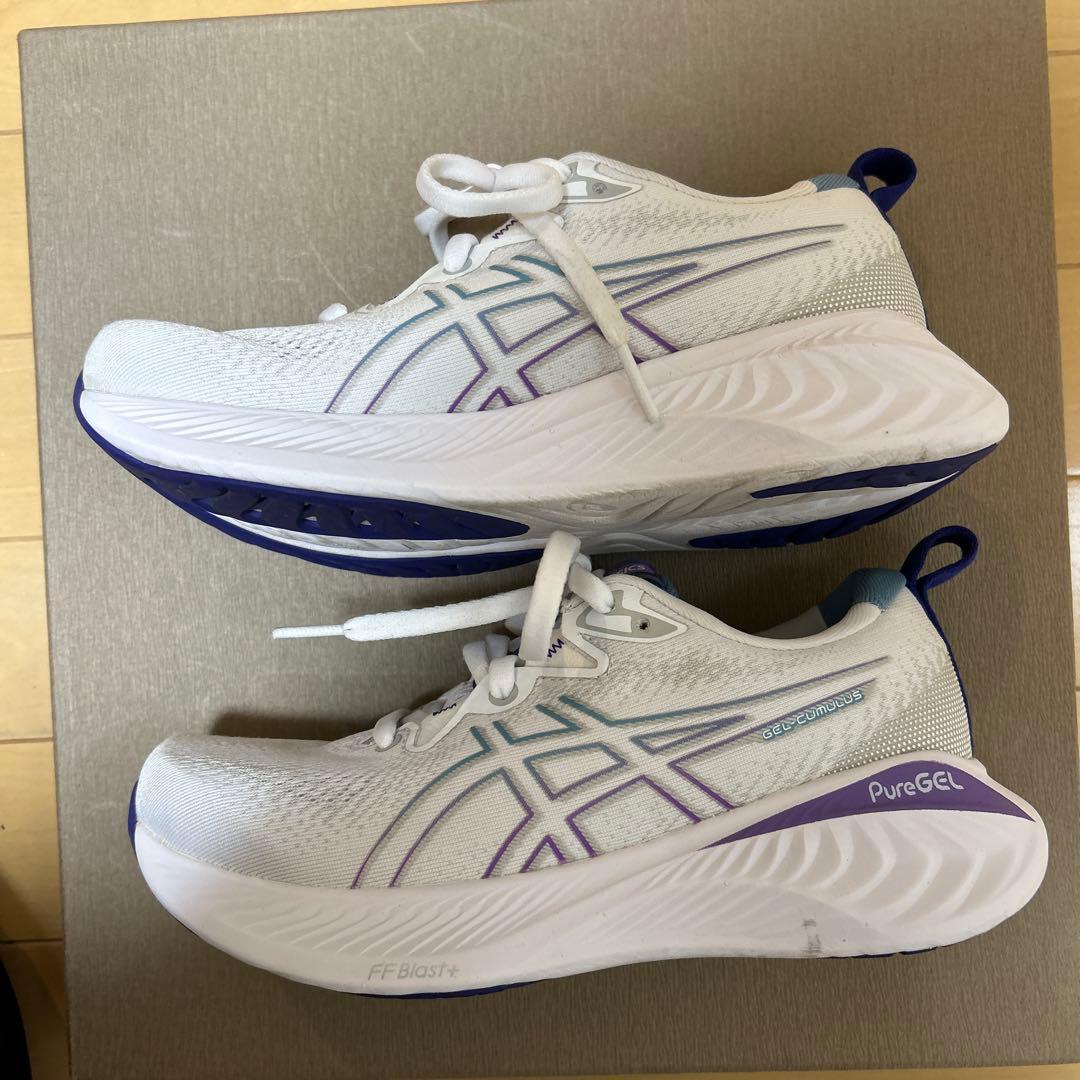 ランニングシューズ　アシックスGel-Cumulus 25 22.5cm美品