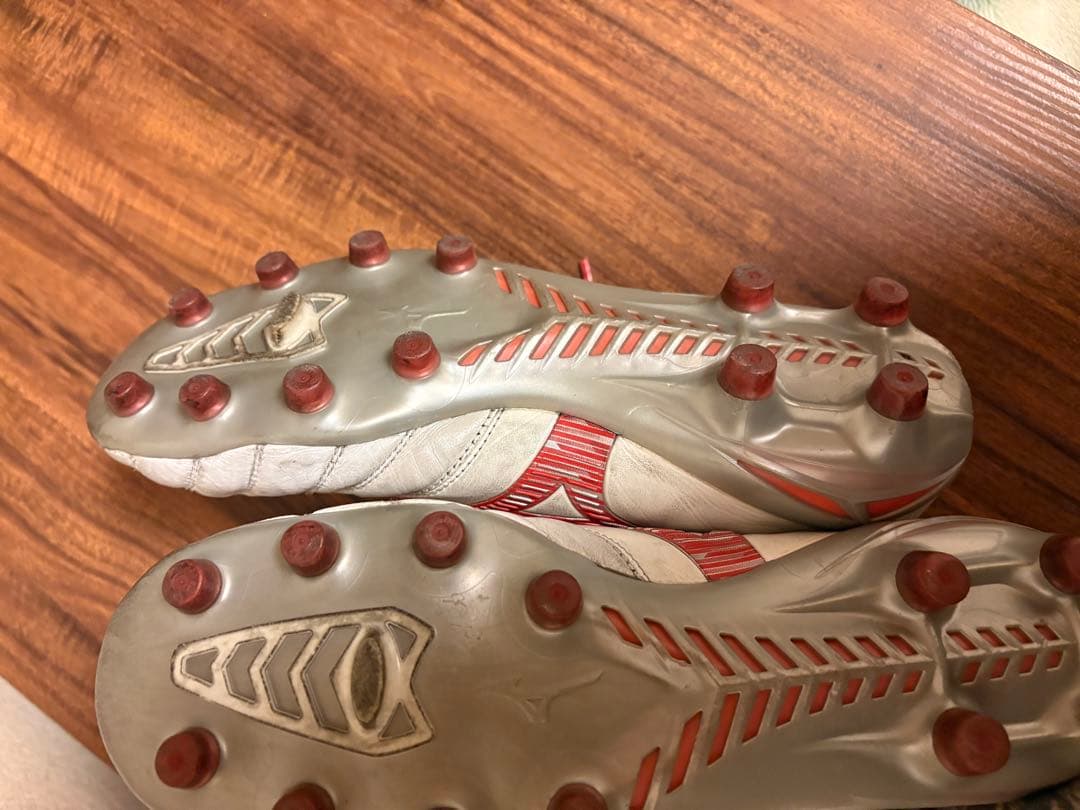 Mizuno Morelia Neo4 サッカーシューズ ホワイト/レッド