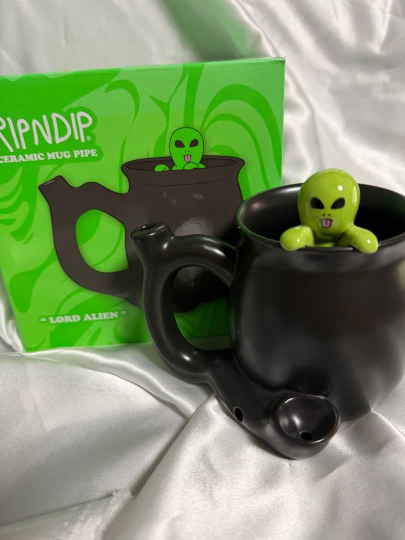 RIPNDIP Lord Alien マグカップ