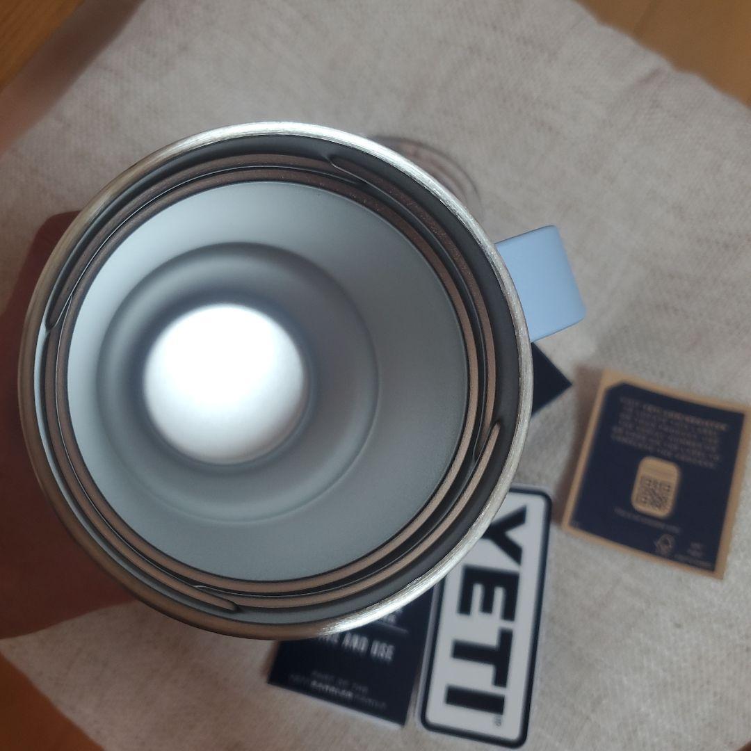 YETI Rambler 20 oz Travel Mugブルー水色