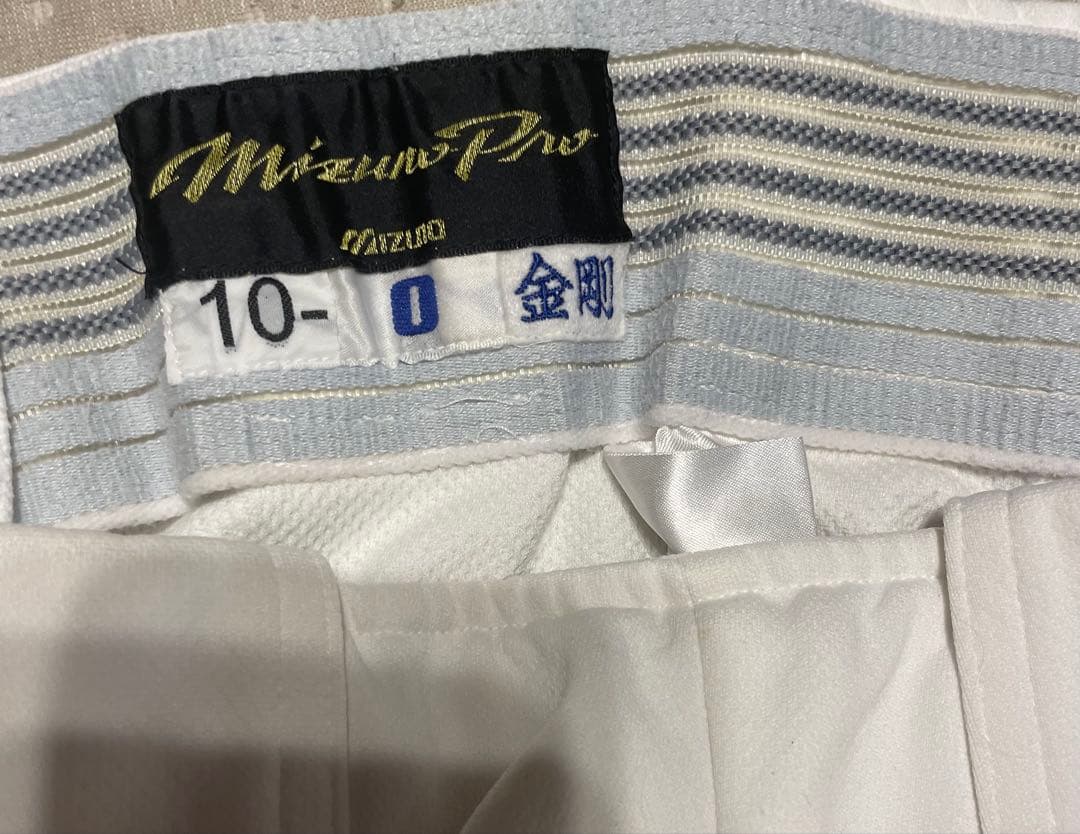 実使用　中日ドラゴンズ金剛弘樹選手0着用サイン入りユニフォーム上下とベルト