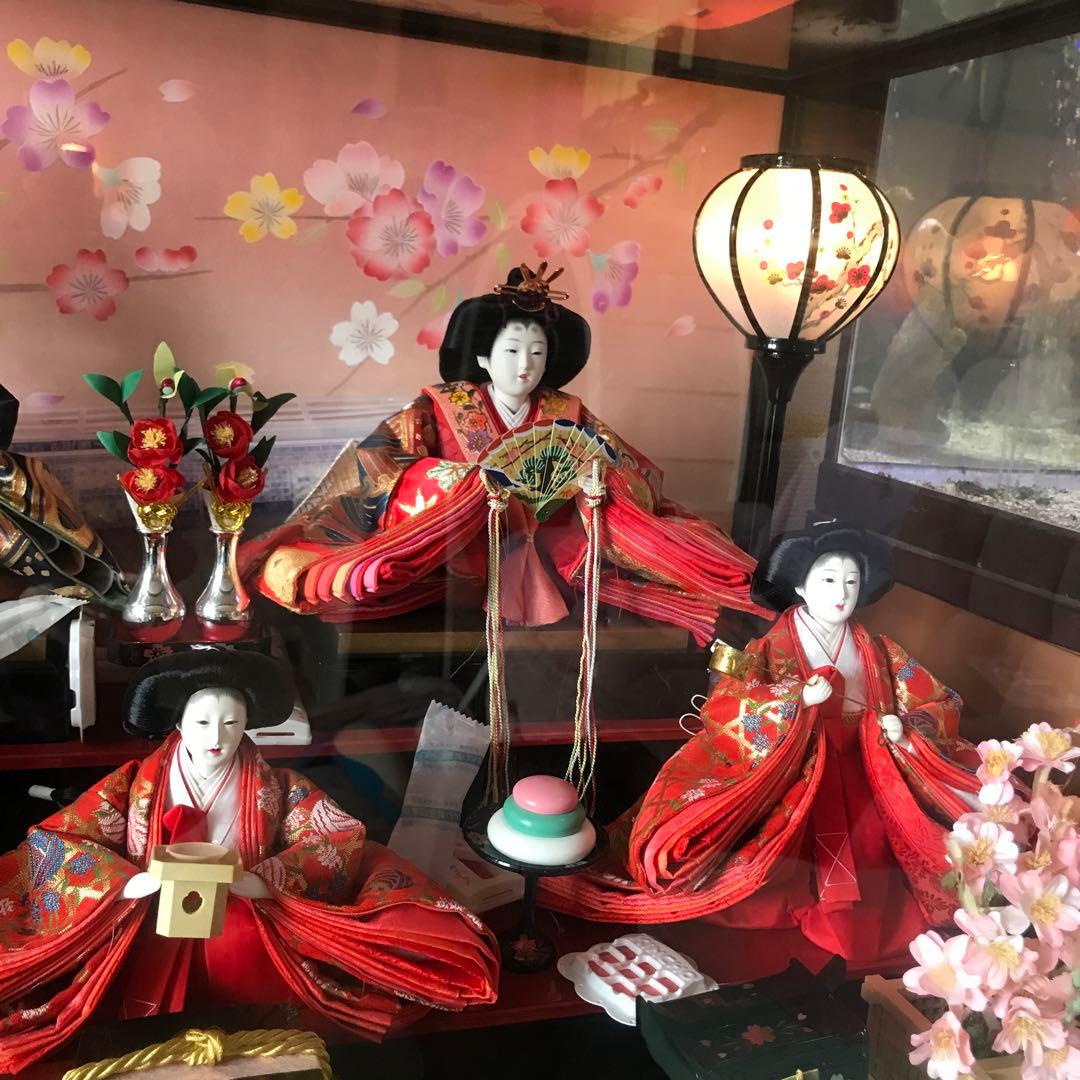 ガラスケース入り雛人形
