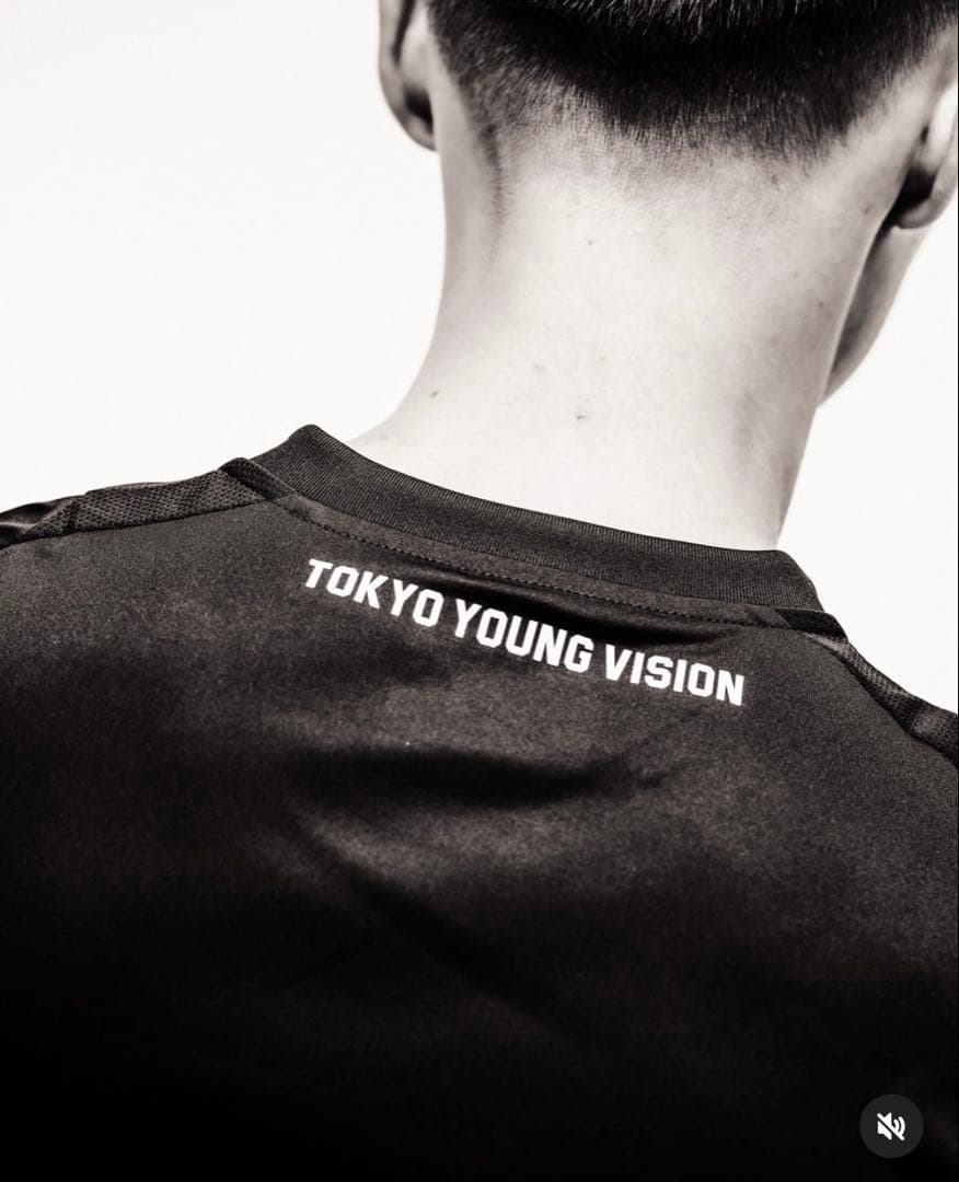 adidas 黒 サッカーシャツ TOKYO YOUNG VISION