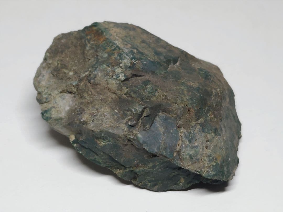 P-2 出雲石 210g 碧玉 瑪瑙 原石 鑑賞石 自然石 誕生石 鉱石 鉱物