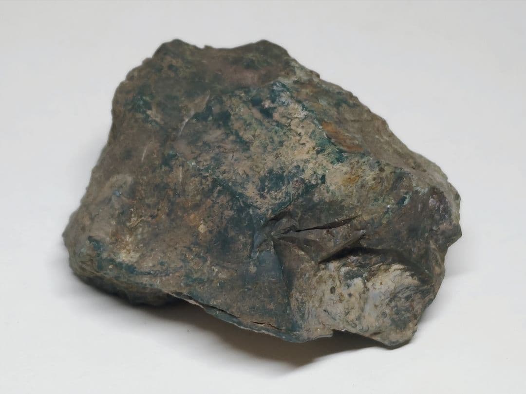 P-2 出雲石 210g 碧玉 瑪瑙 原石 鑑賞石 自然石 誕生石 鉱石 鉱物