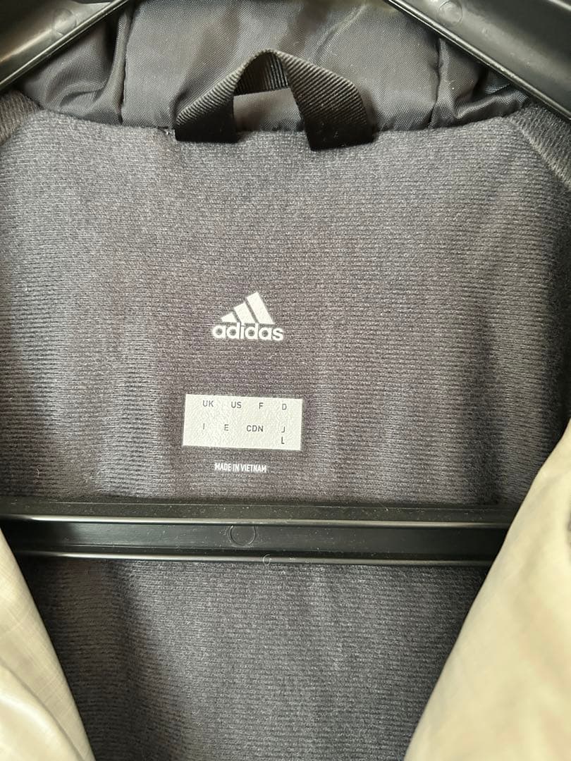 《新品》adidas ベンチコート CZ0623 グレー Lサイズ