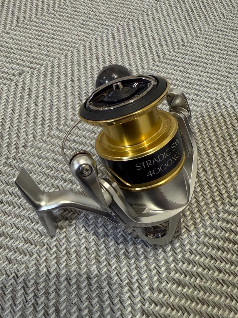 STRADIC SW 4000XG スピニングリール
