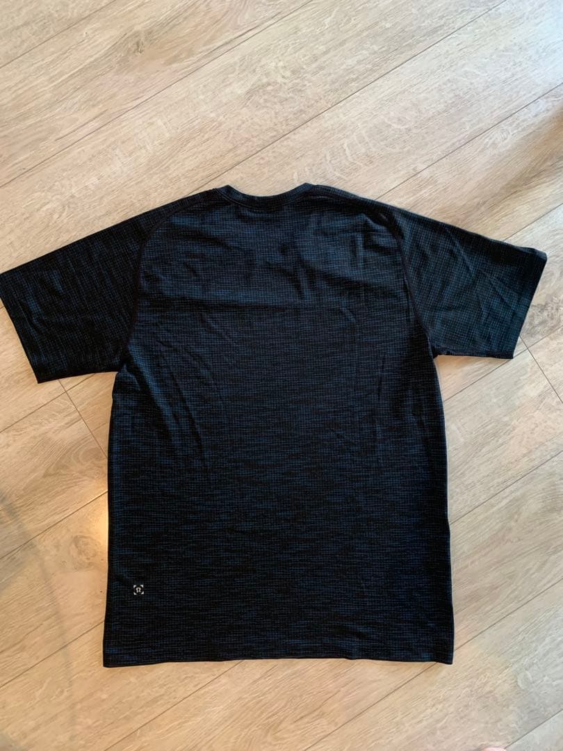 ルルレモン　lululemon ブラック・ブルー混合　ラウンドネック Tシャツ