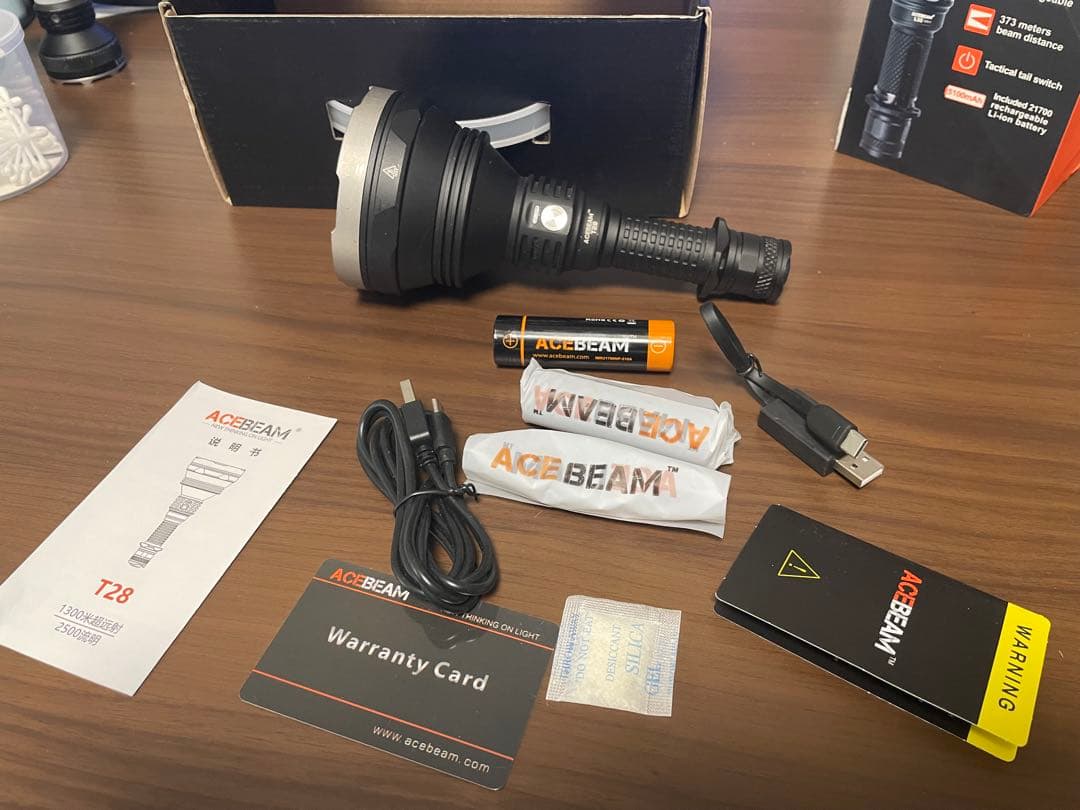 【レア•製造終了】ACEBEAM T28 懐中電灯 2500ルーメン