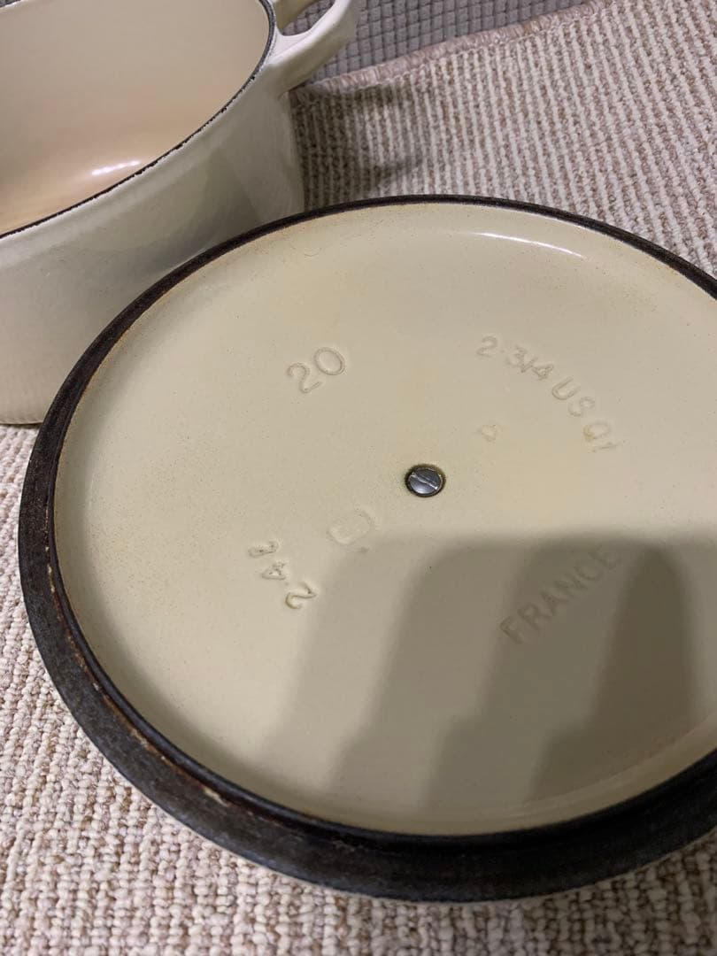 LE CREUSETココットロンド20ルクルーゼアイボリー 両手鍋