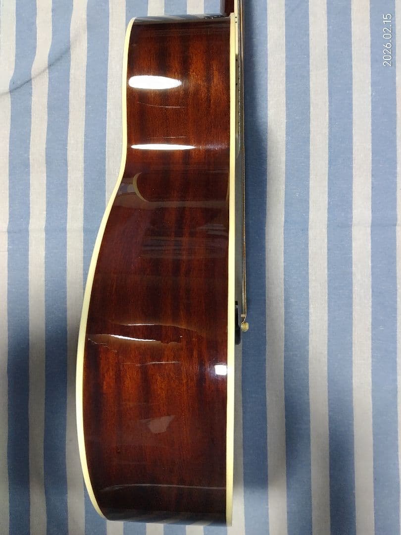 JAMESの初心者～中級者、練習用フォークタイプ・アコギJF400/WBS美品。