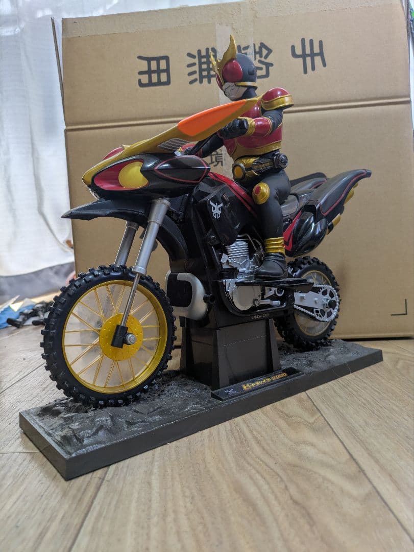 仮面ライダー クウガビートチェイサー2000ラジコン
