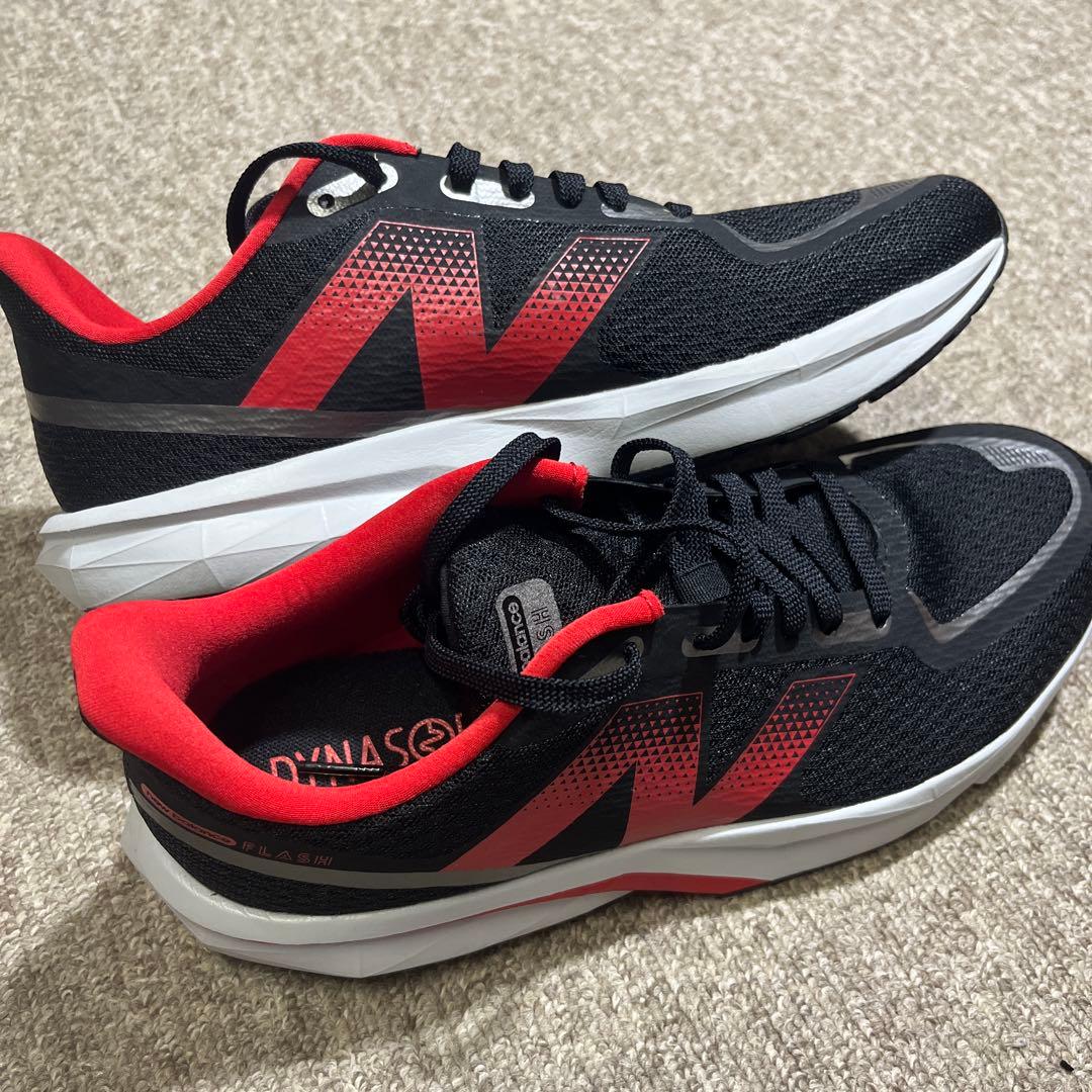 New Balance MFLHBT7 ランニングシューズ (新品未使用)
