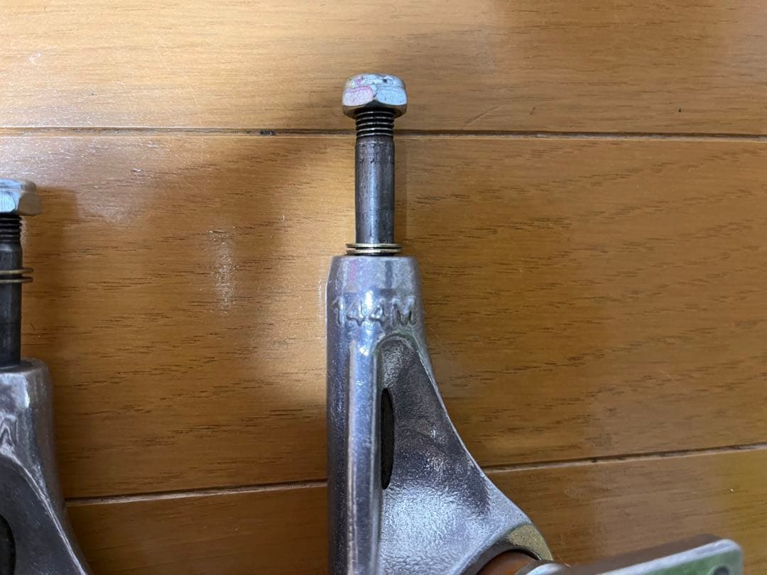 INDEPENDENTTRUCKS インディペンデント　トラック144 MID