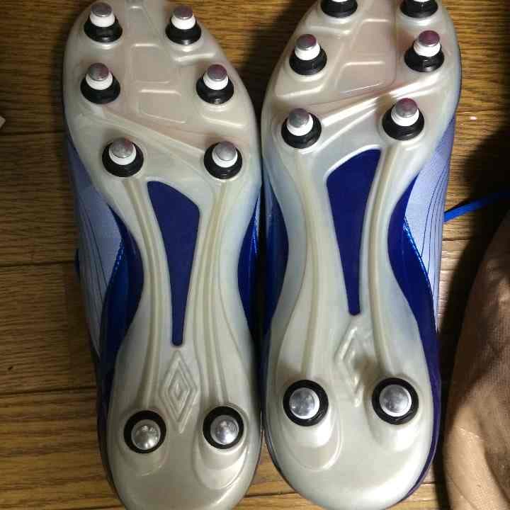 アンブロのスパイク