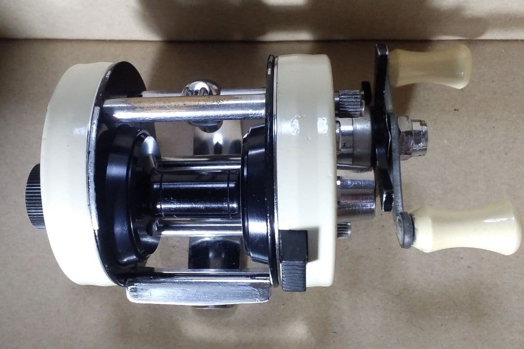 裕*上様 ambassadeur 2500C AbuGarcia 中古品