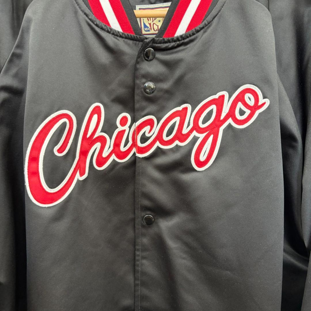 A3.Mitchell&Ness シカゴ・ブルズ サテンコーチジャケット 2XL