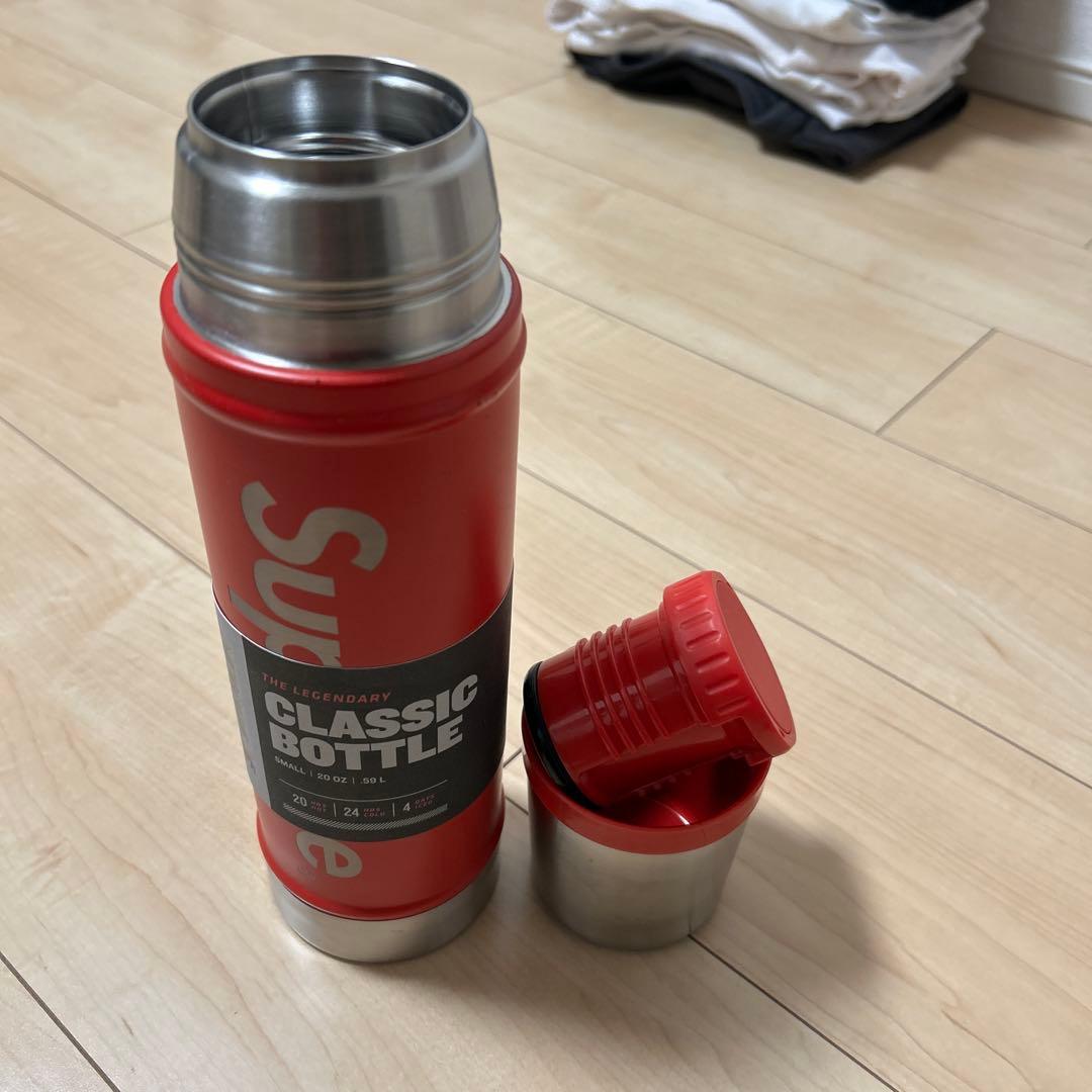 【supreme stanley 20 oz vacuum bottle 水筒】