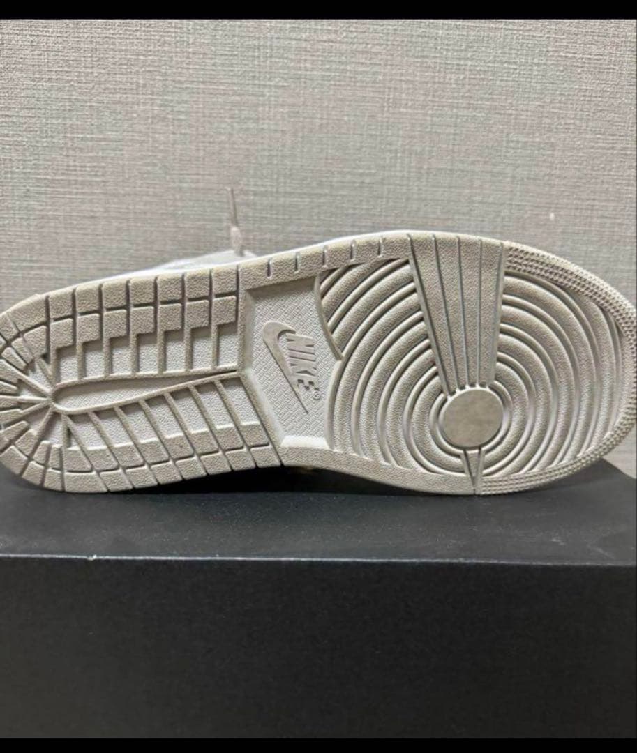 Nike Air Jordan 1 Mid リネン　ホワイト/グレー