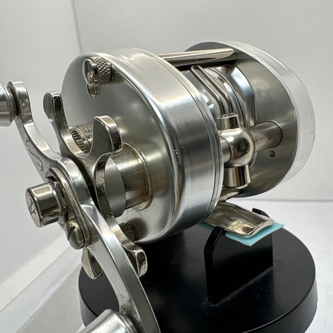 五十鈴Vintage BC 730アルミベイトリール シルバー