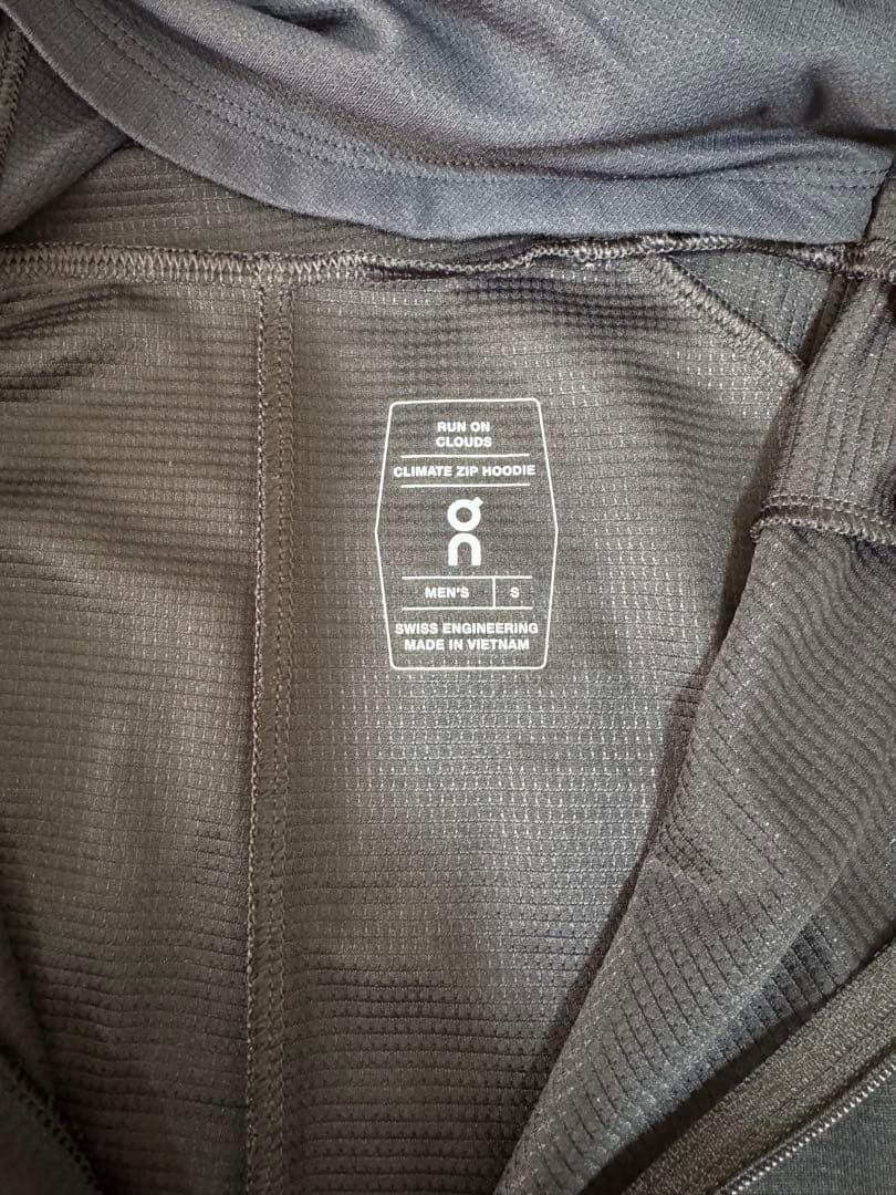 【極美品】On Climate Zip Hoodie 黒Black サイズS