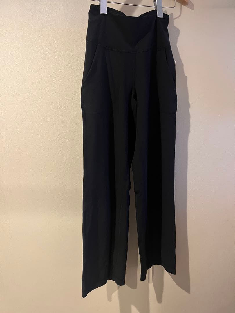 新品タグ付アジアフィットS ルルレモンAlignハイライズワイドレッグ