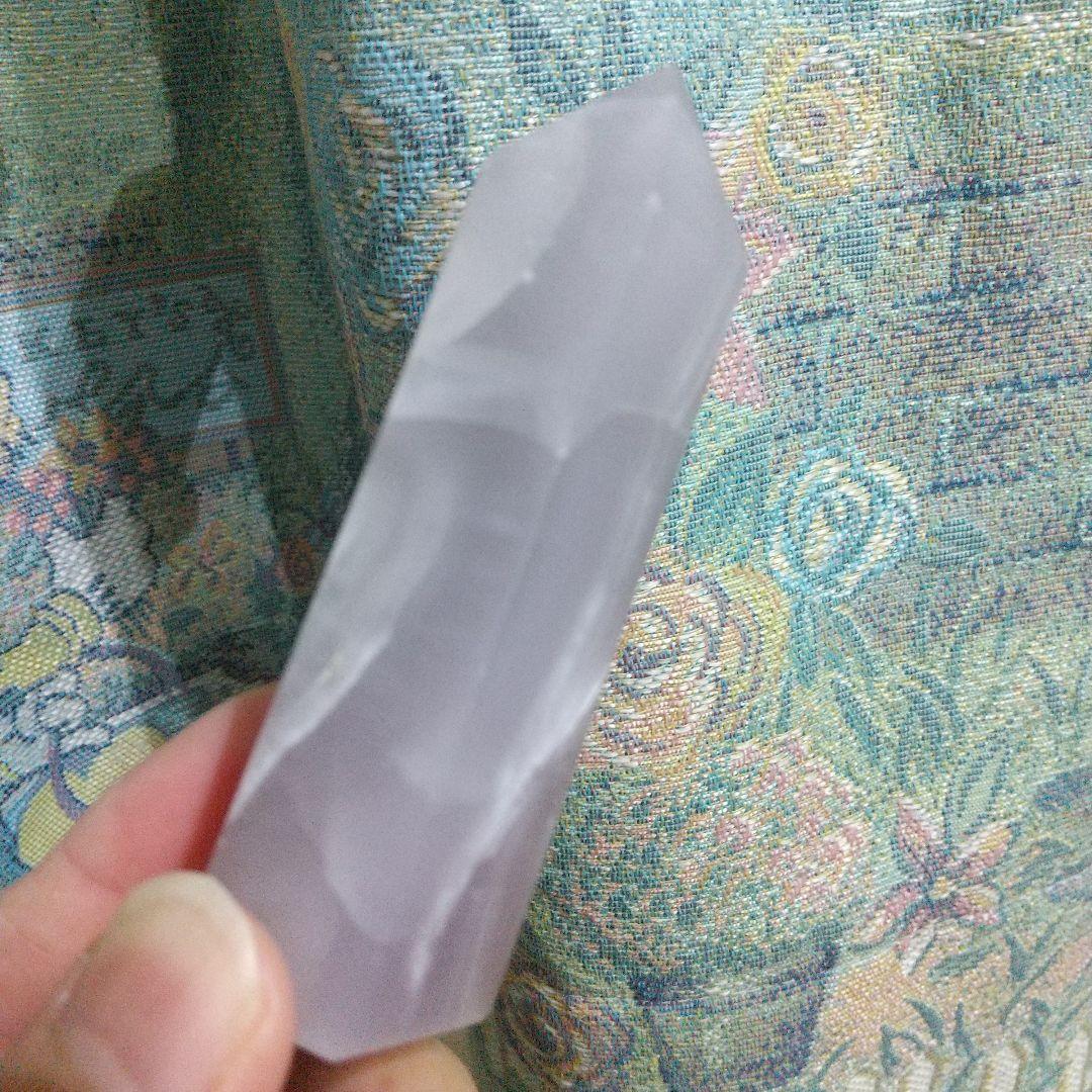 天然石　タワー　１３１グラム　お買い得　どっしり　六角柱