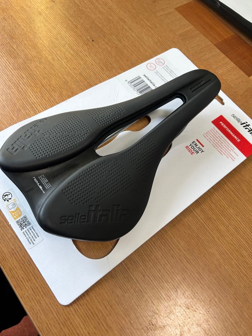 パーツ Selle Italia NOVUS BOOST EVO SUPERFLOW