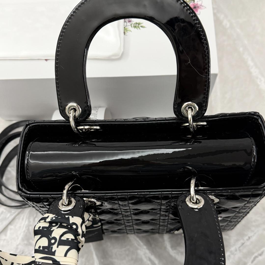24時間以内発送 Dior ロゴチャーム ラムスキン ショルダー