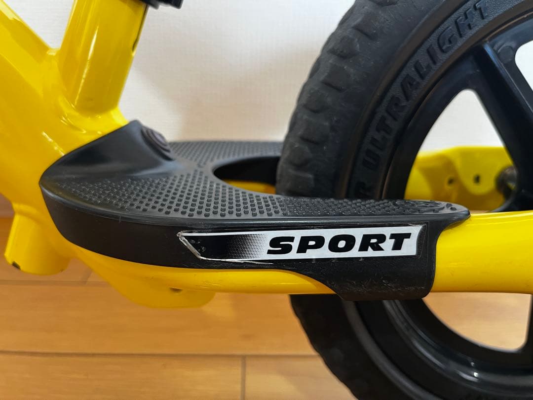 ストライダー スポーツモデル 12インチ イエロー