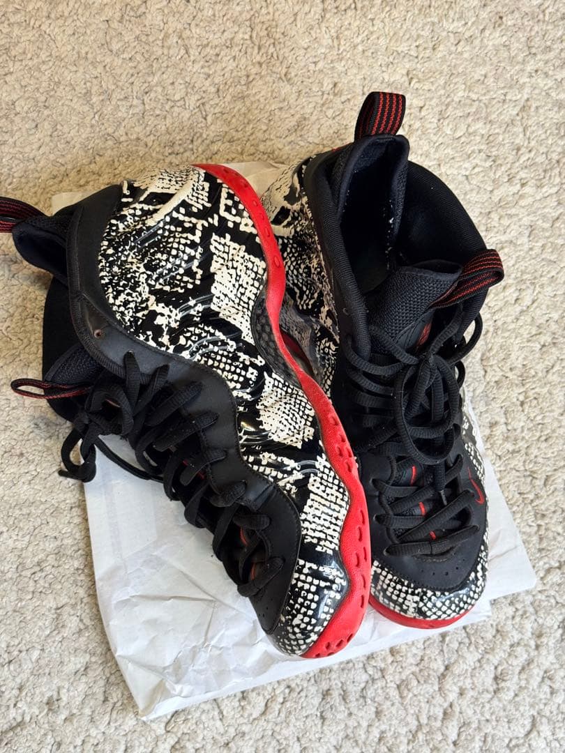 Nike Foamposite ヘビ柄 シューズ