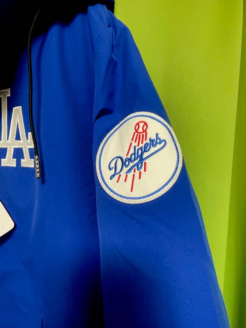 MLB Dodgers ジャケット　ドジャース　ダウン　新品　大幅値下げ