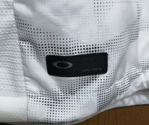 Oakley オークリー　ナイロンジャケット ホワイト　サイズM