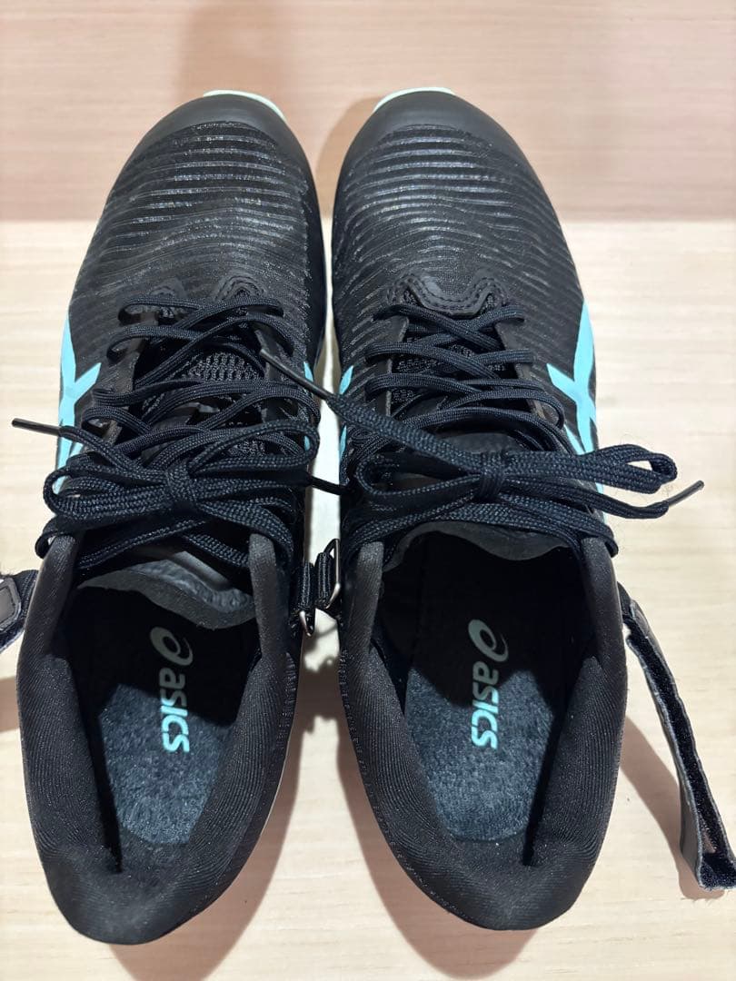 asics スパイクシューズ ブラック/ライトブルー　値下げしました〜