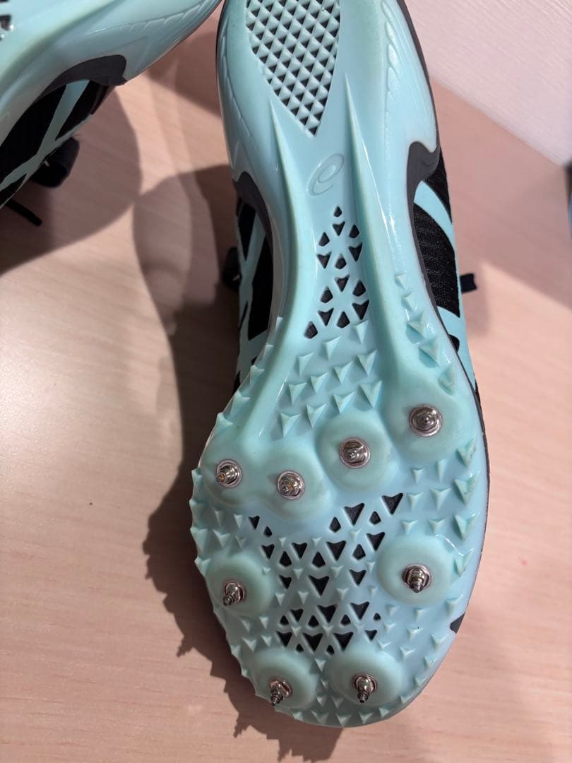 asics スパイクシューズ ブラック/ライトブルー　値下げしました〜