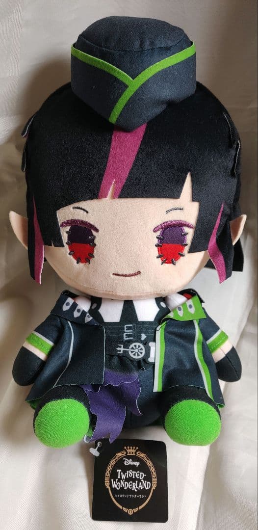 リリア・ヴァンルージュ　スペシャルハンドメイド風お座りぬいぐるみ　ツイステ