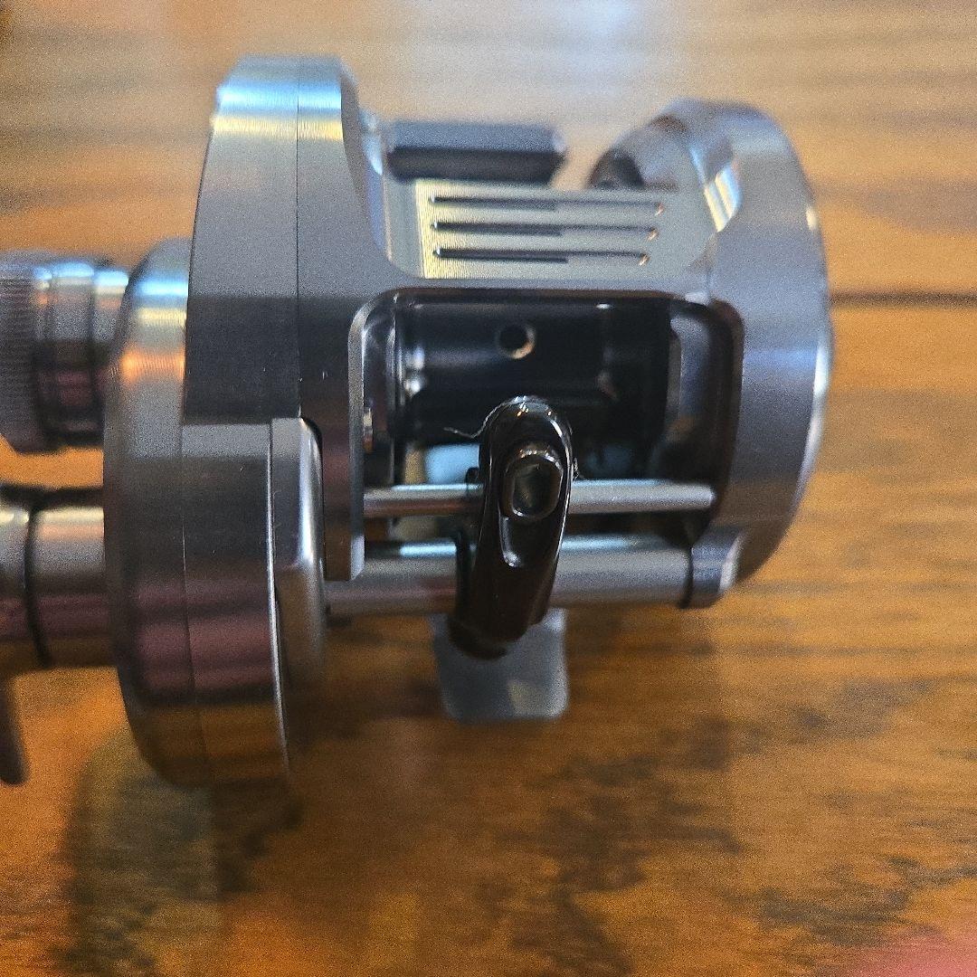 リール SHIMANO CALCUTTA CONQUEST DC 200