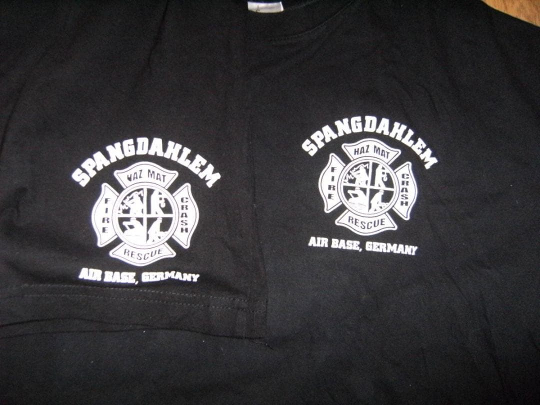 ドイツ シュパングダーレム空軍基地 消防士 Tシャツ 短パン 2点