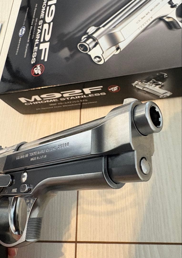 M92F クロームステンレス ガスガン