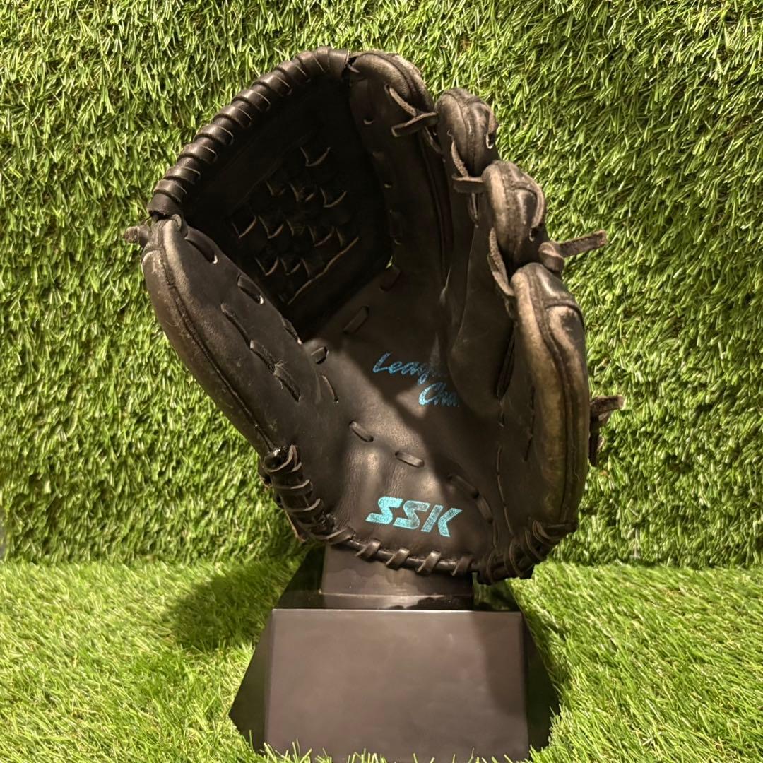 新品未使用　野球グラブ　グローブ　一般軟式大人用　内野手用　SSKリーグチャンプ