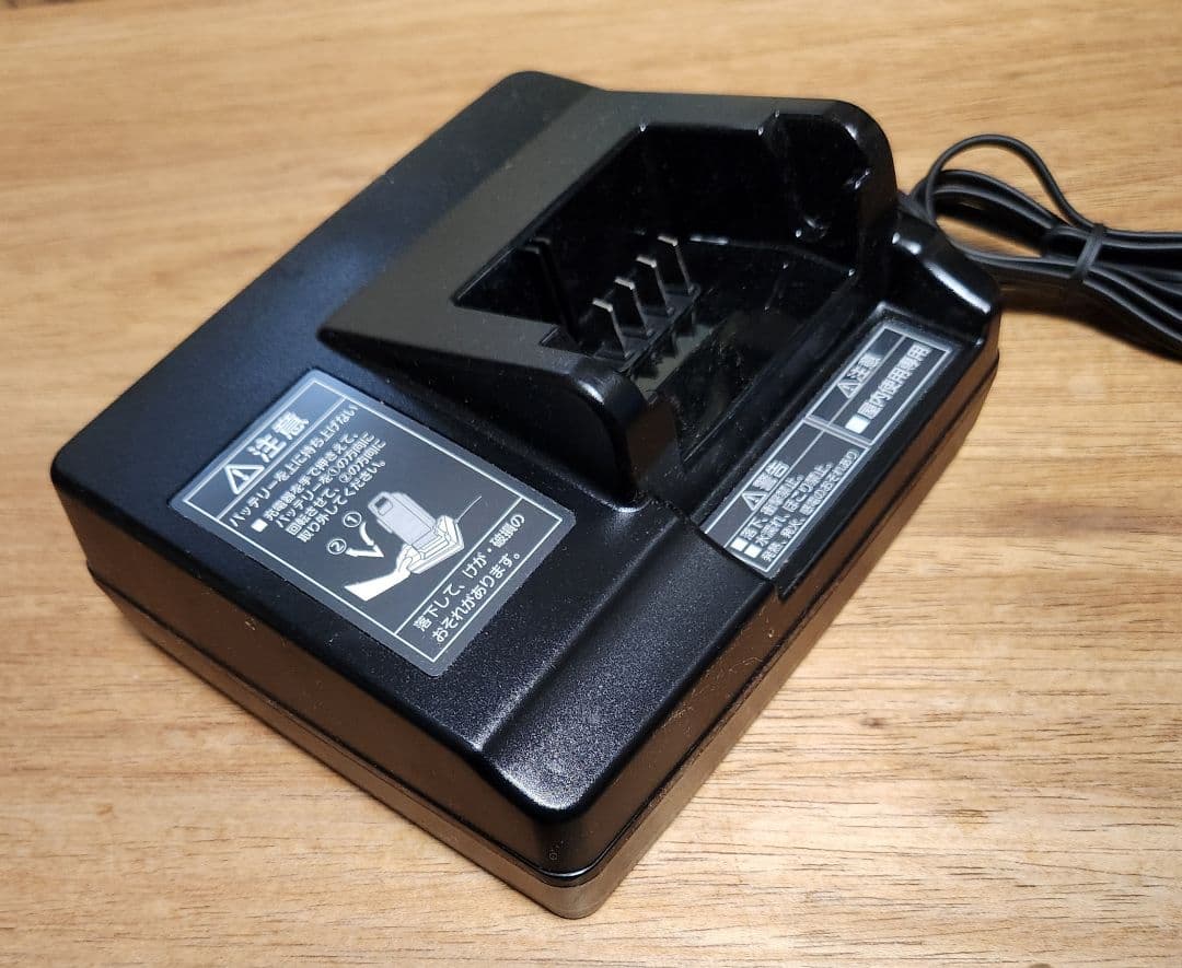Panasonic NKJ069Z2 電動アシスト自転車用充電器、純正品