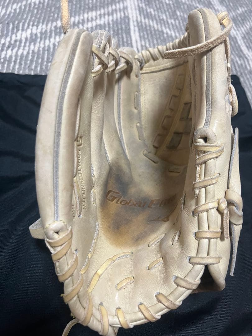 ミズノグローバルエリート 硬式　投手用　Mizuno Pro アイボリー　左投げ