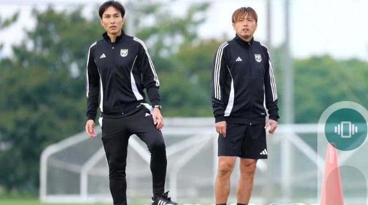 支給品　非売品　JFA ジップアップジャケット 黒 フード収納付き Lサイズ