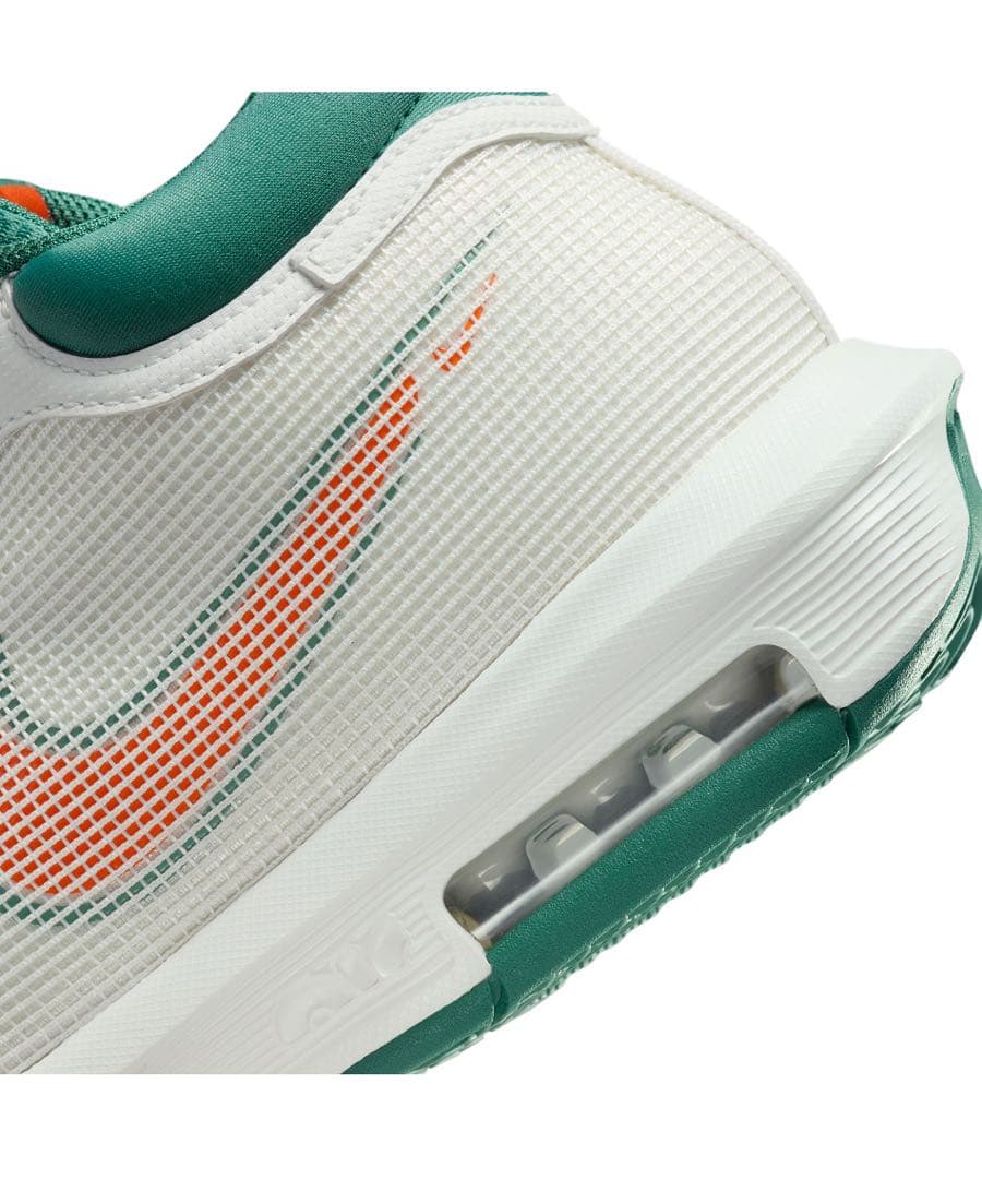 新品未使用　NIKE レブロン ウィットネス8 25.5cm