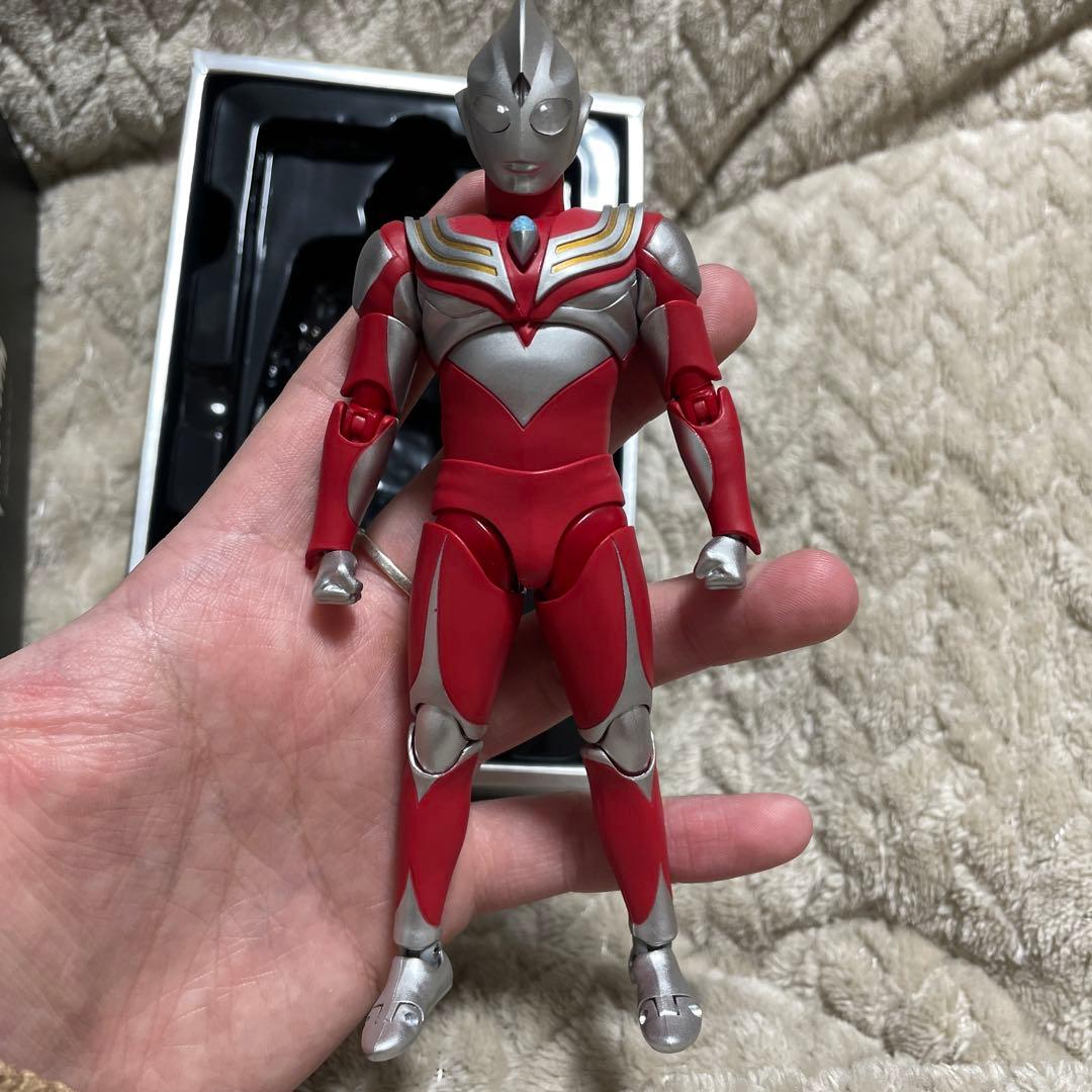 中国代理版真骨彫製法 ウルトラマンティガ パワータイプ　初期の傷があります